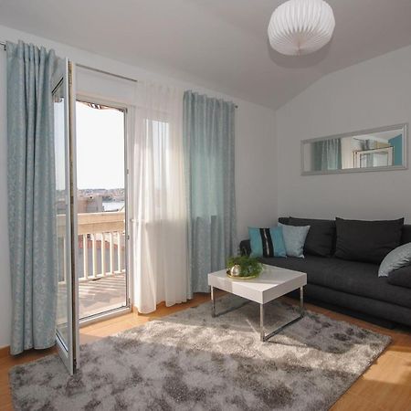 Apartment Tina Podstrana Bagian luar foto