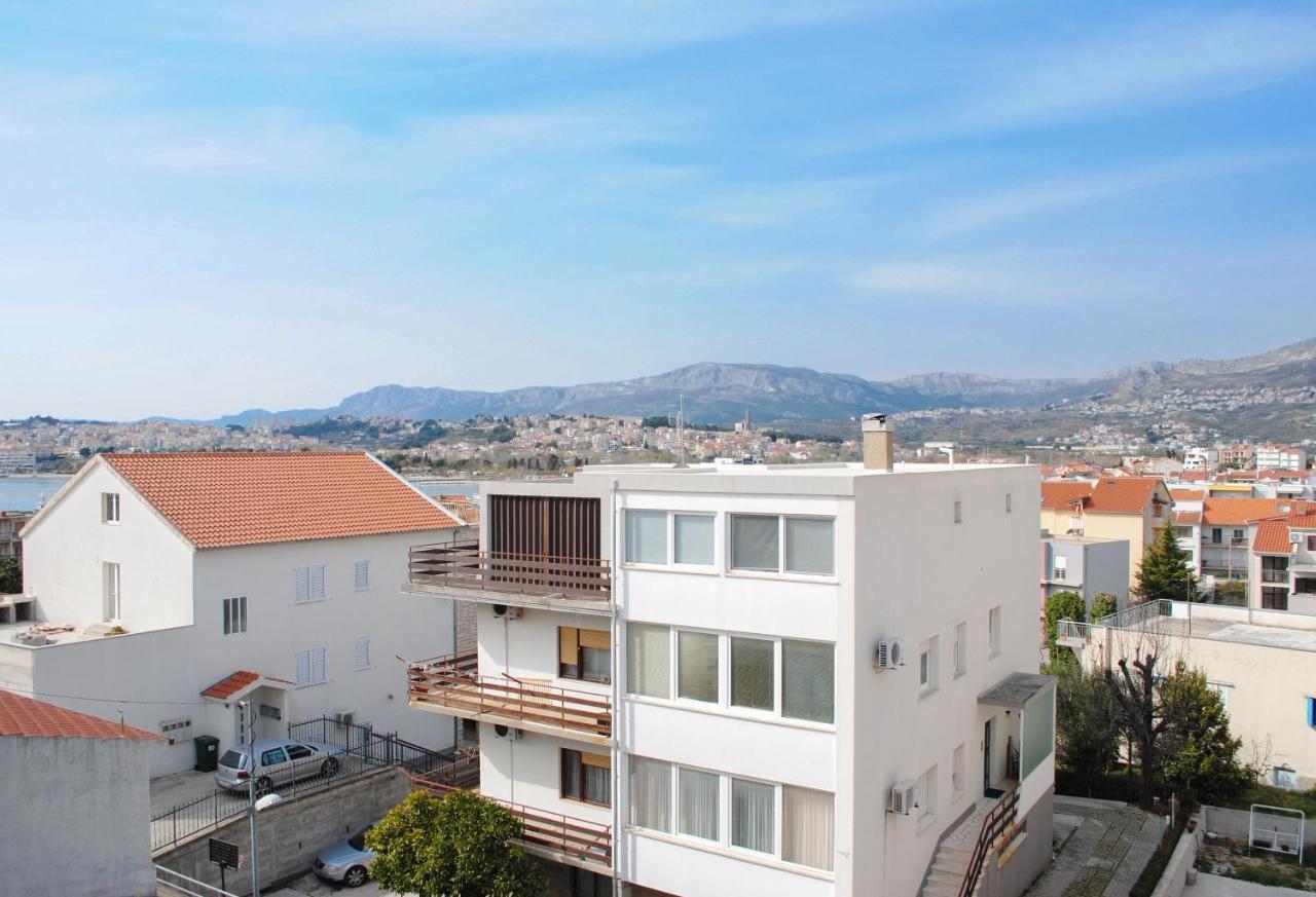 Apartment Tina Podstrana Bagian luar foto