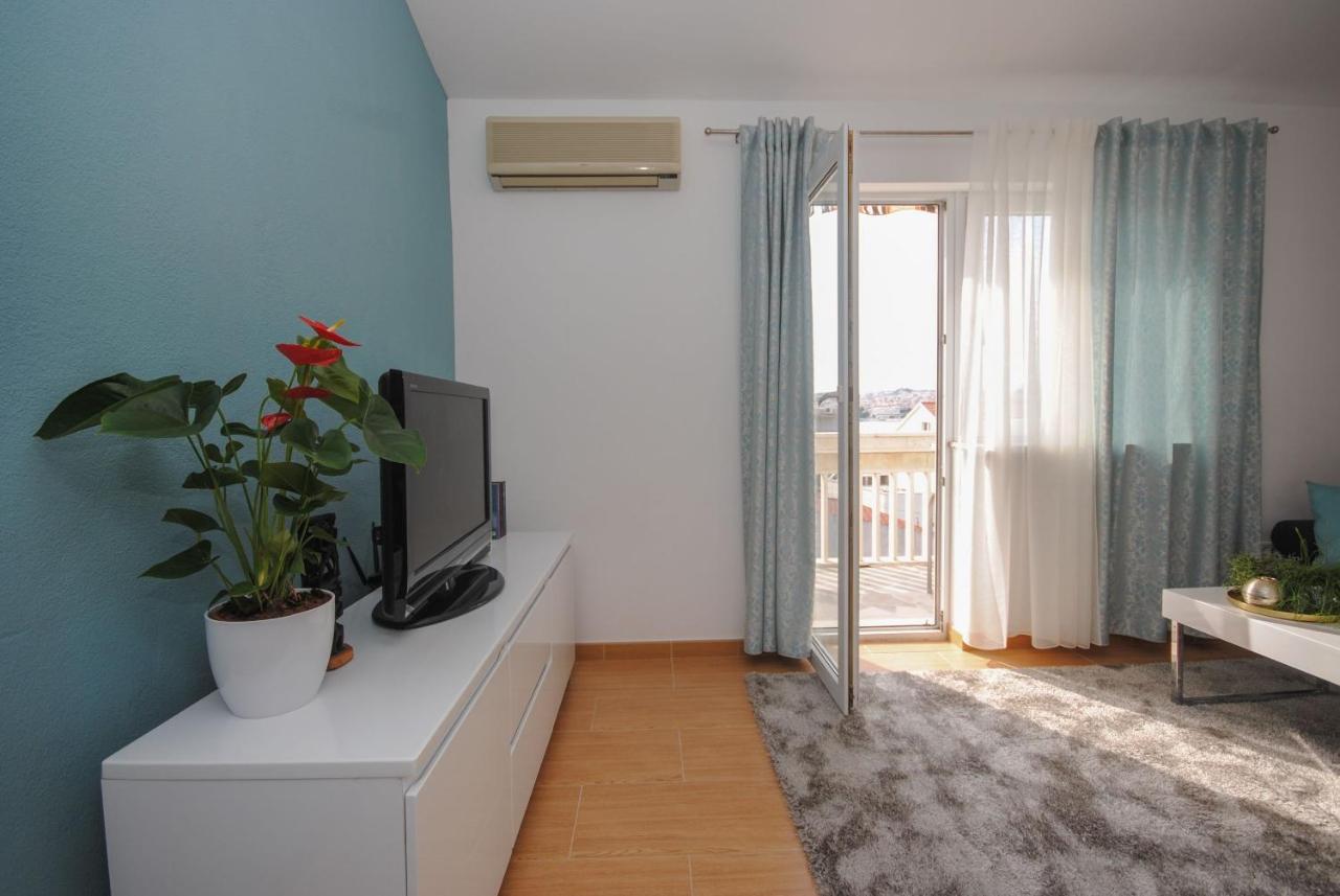 Apartment Tina Podstrana Bagian luar foto