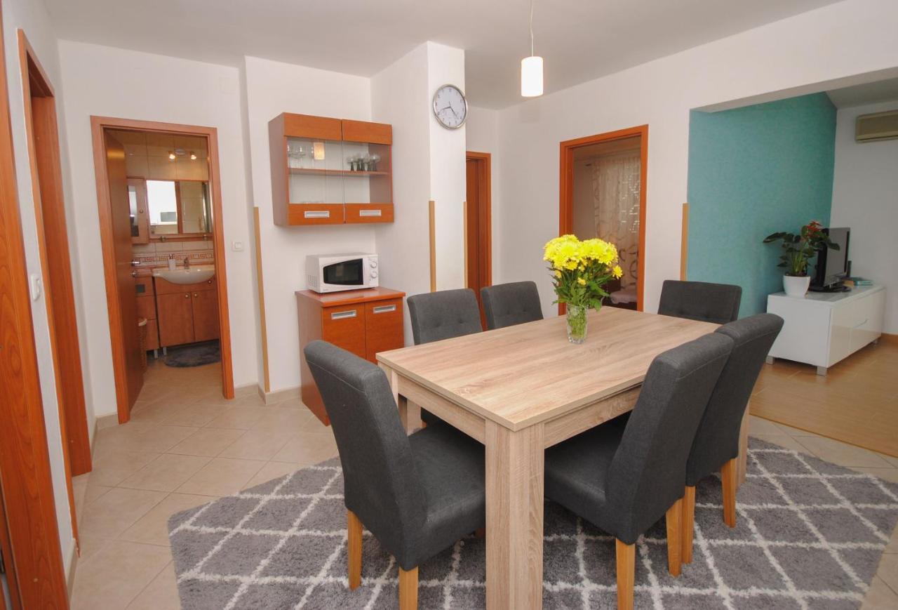 Apartment Tina Podstrana Bagian luar foto